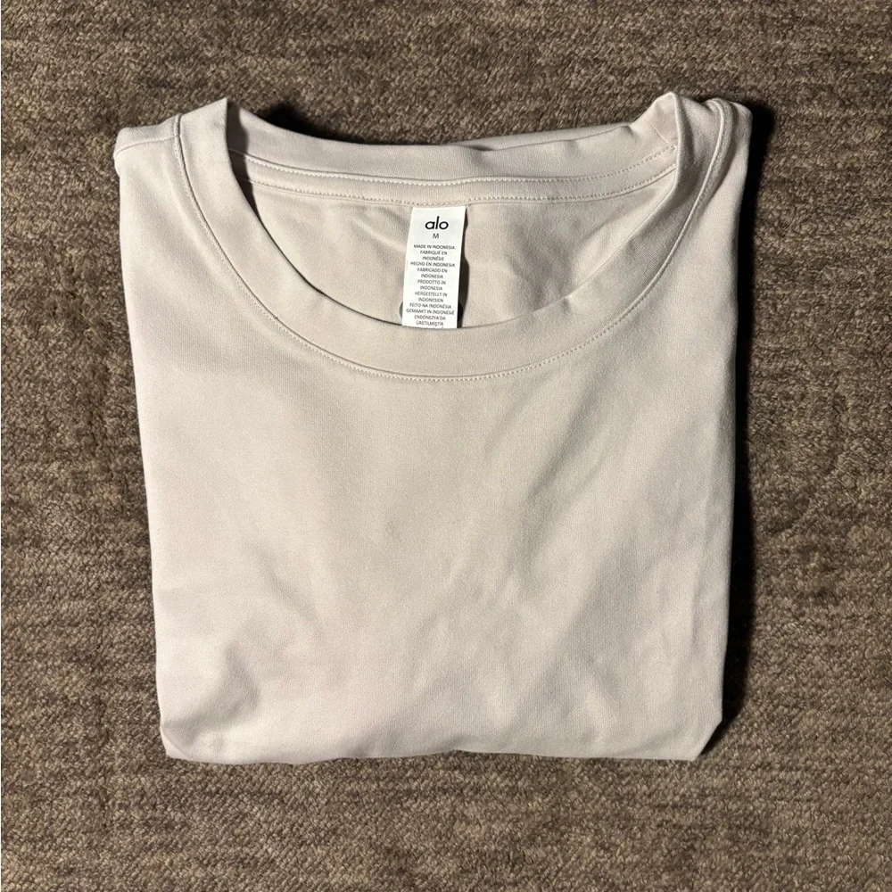 ALO Yoga Men’s “Conquer Reform” Short Sleeve (M) *BESTSELLER* - Picture 11 of 11